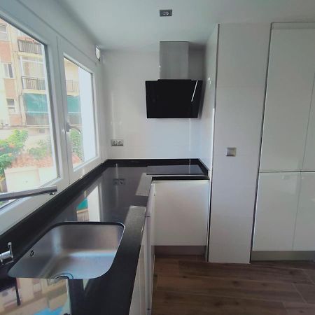 Beautiful Apartment In Third Line Beach Boliches فوينخيرولا المظهر الخارجي الصورة