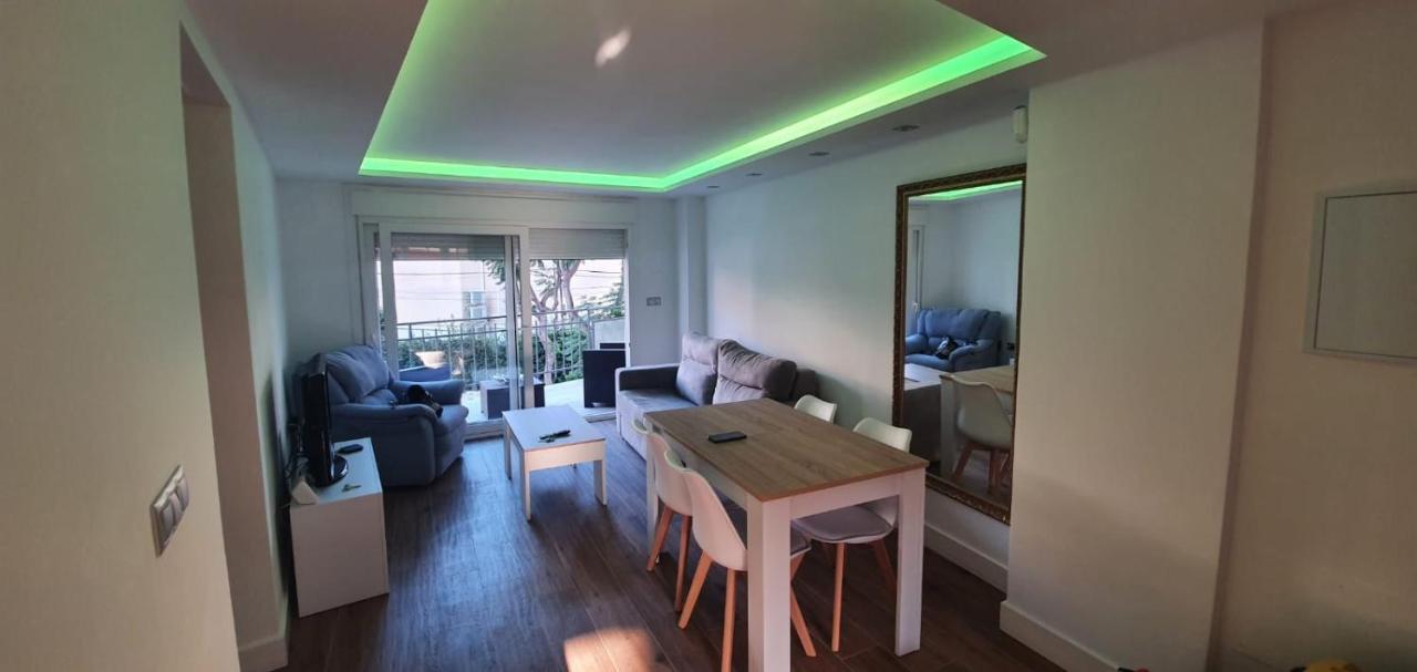 Beautiful Apartment In Third Line Beach Boliches فوينخيرولا المظهر الخارجي الصورة