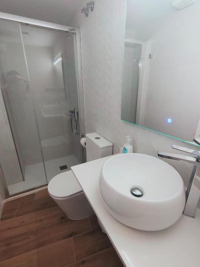 Beautiful Apartment In Third Line Beach Boliches فوينخيرولا المظهر الخارجي الصورة