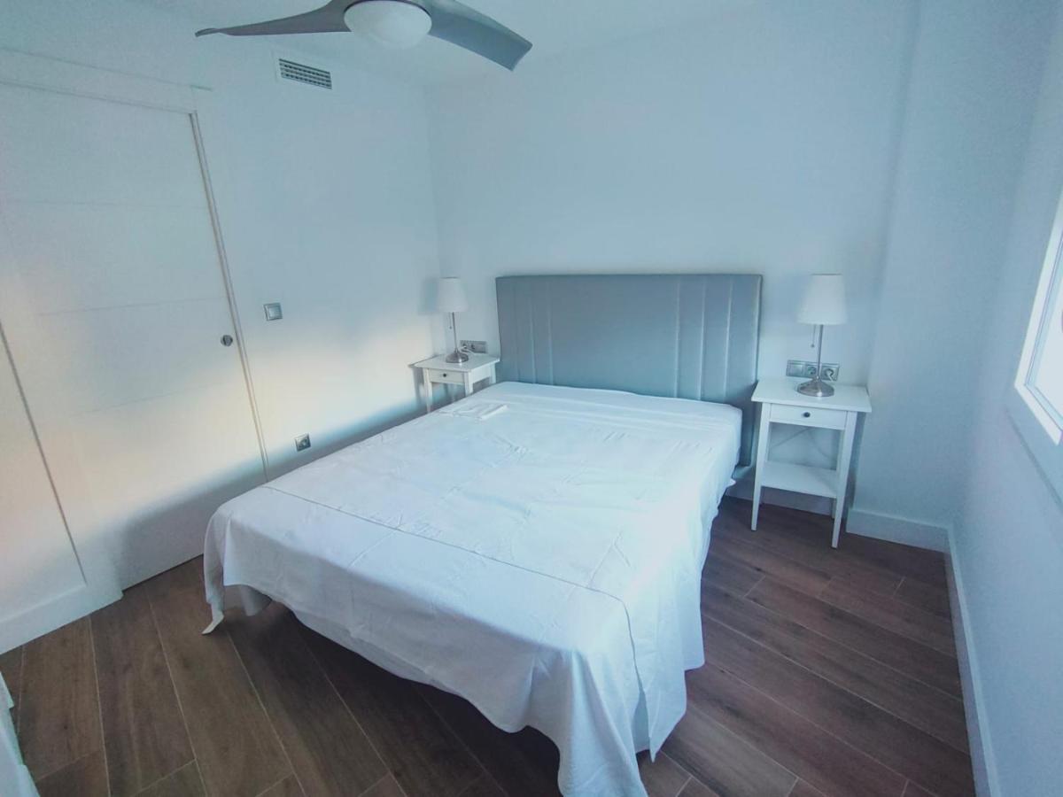 Beautiful Apartment In Third Line Beach Boliches فوينخيرولا المظهر الخارجي الصورة